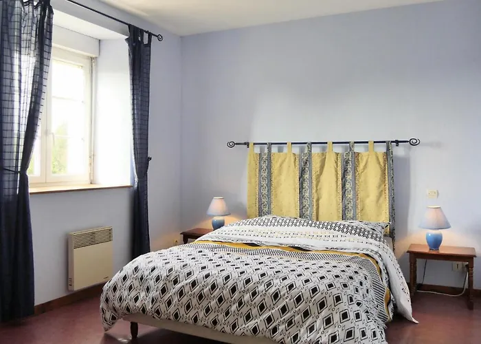 4 Bedroom Pet Friendly In *