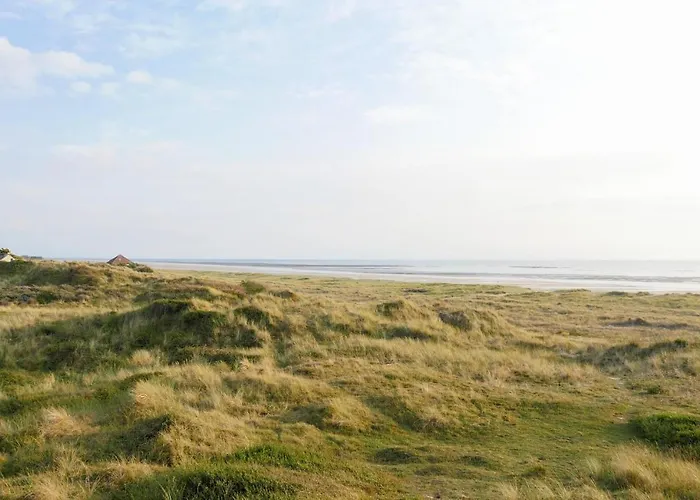 4 Bedroom Pet Friendly In *