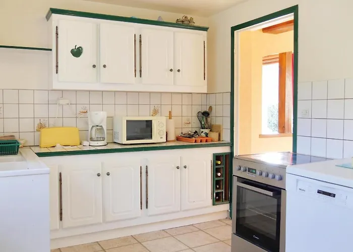 4 Bedroom Pet Friendly In Holiday home