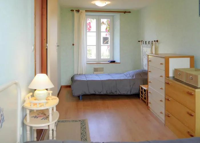 4 Bedroom Pet Friendly In *